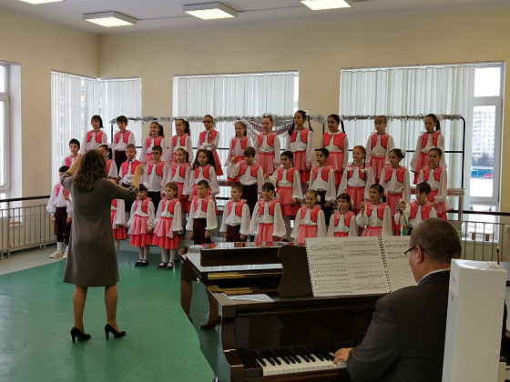 Новогодний концерт-открытый урок для родителей младшего хора «Мотылёк»
